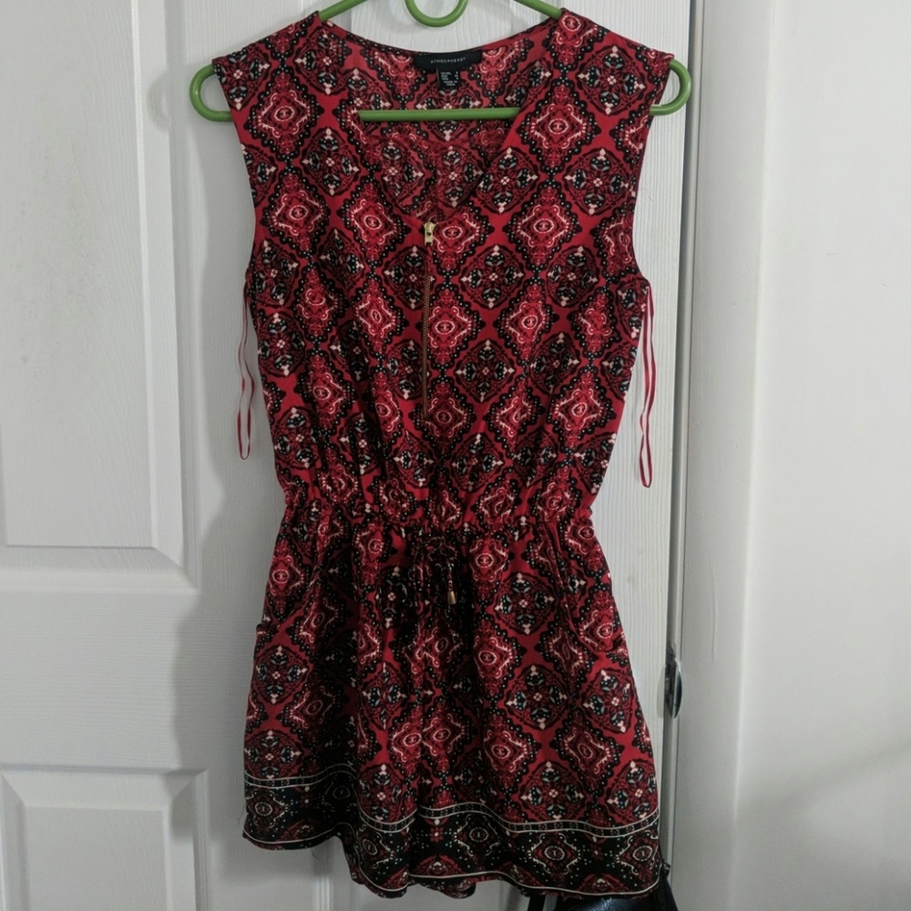 Red patterend romper